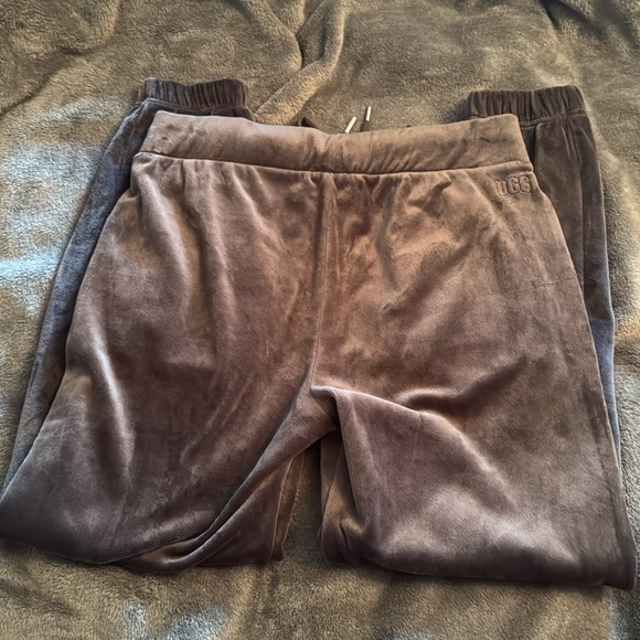 UGG Grey Velour jogger and zip jacket - Picture 5 of 11